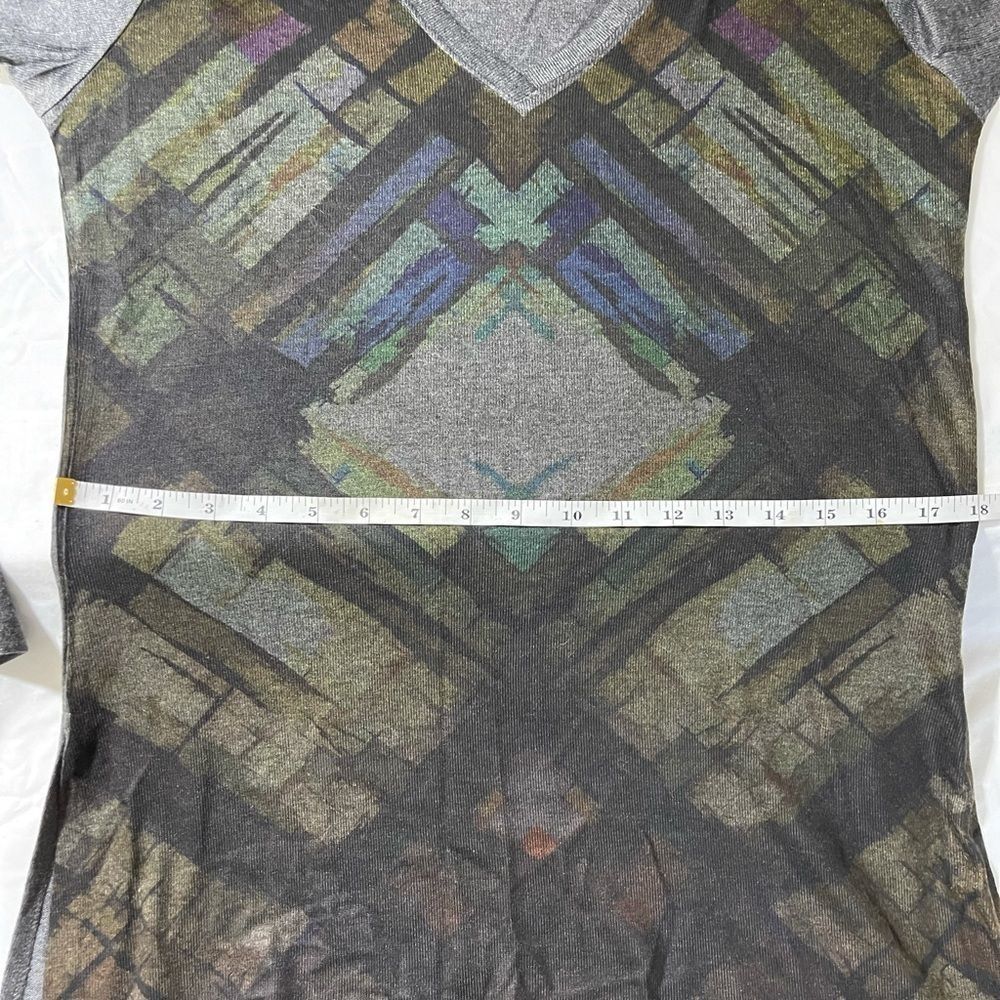 Go Couture Printed V-Neck Sweater Size Large - Picture 5 of 9